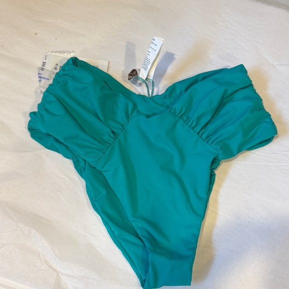 BECCA • NWT $68 USD Vibrant  Bikini bottoms. High waisted full bum RW1 - Picture 5 of 5
